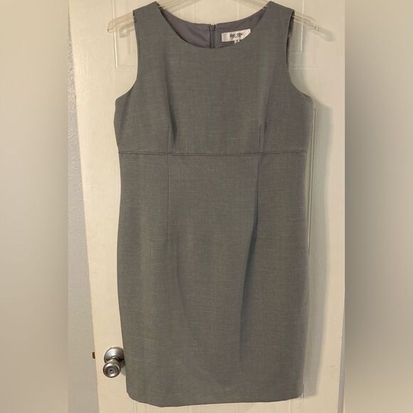 Jones Studio Dresses & Skirts - JONES STUDIO Career Evening Out Sleeveless Mini Sheath Gray Below Knee Size 14
